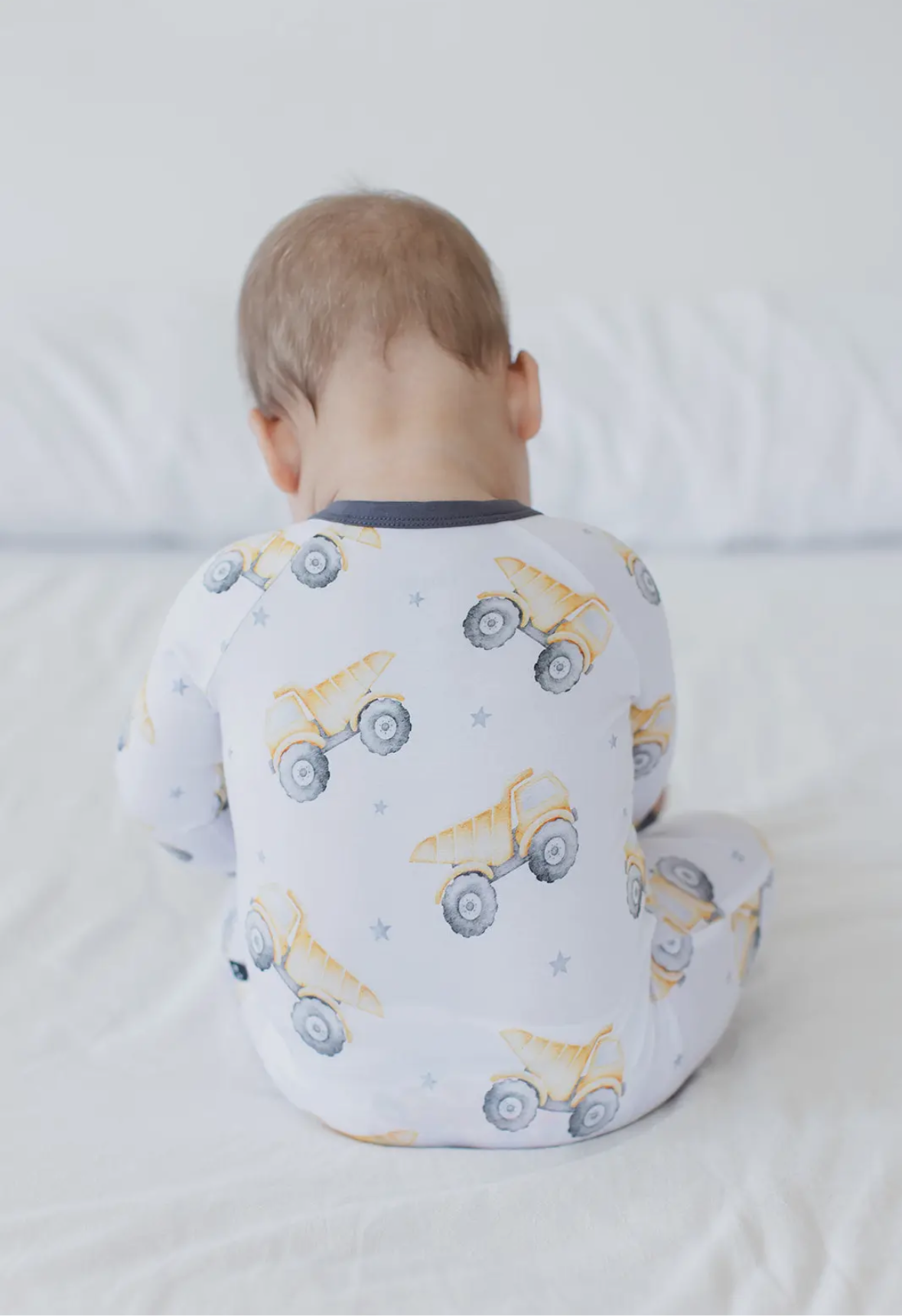 Dump truck sleeper