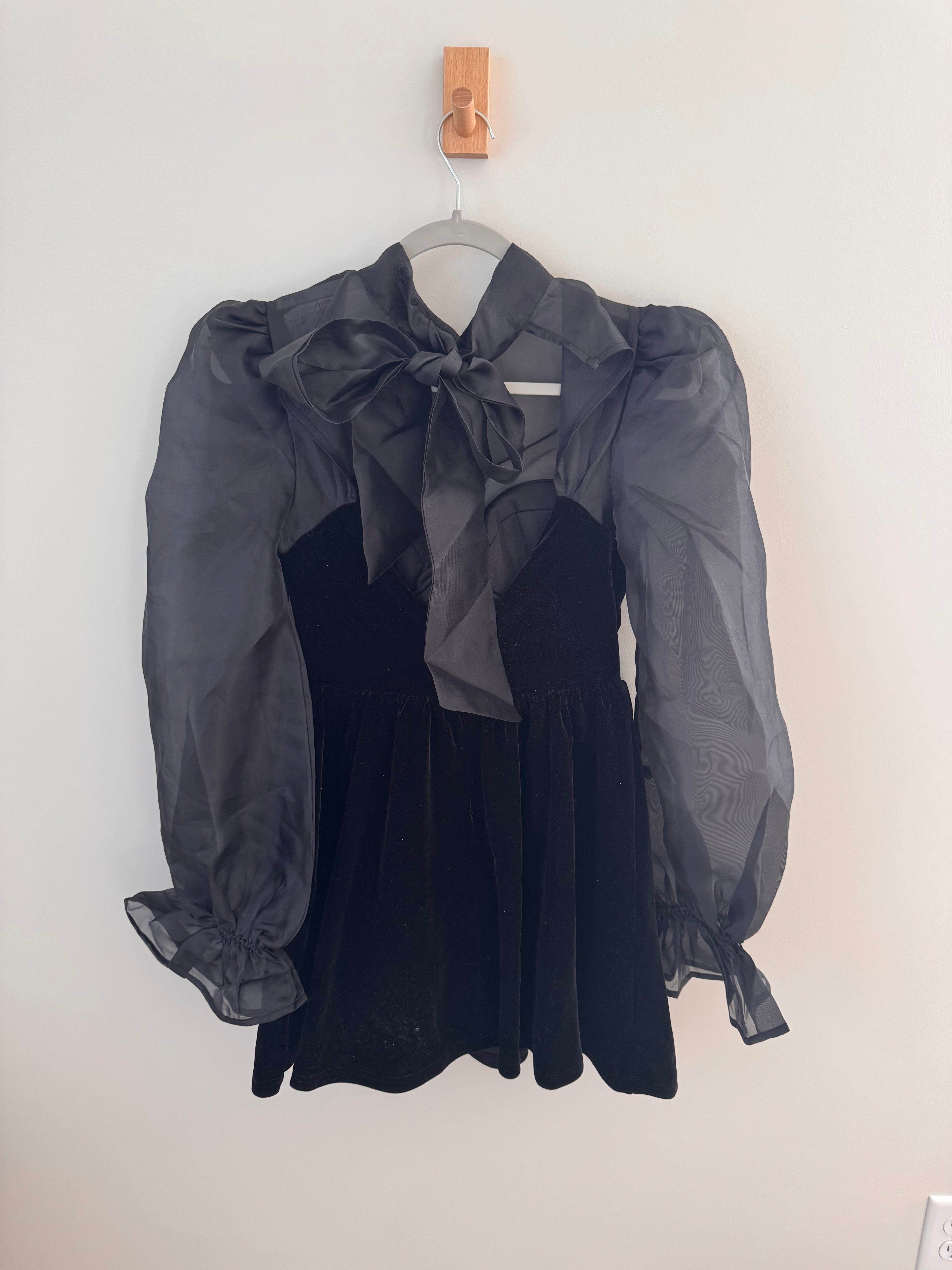 *PRELOVED Velvet Petal & Pup mini dress (Small)