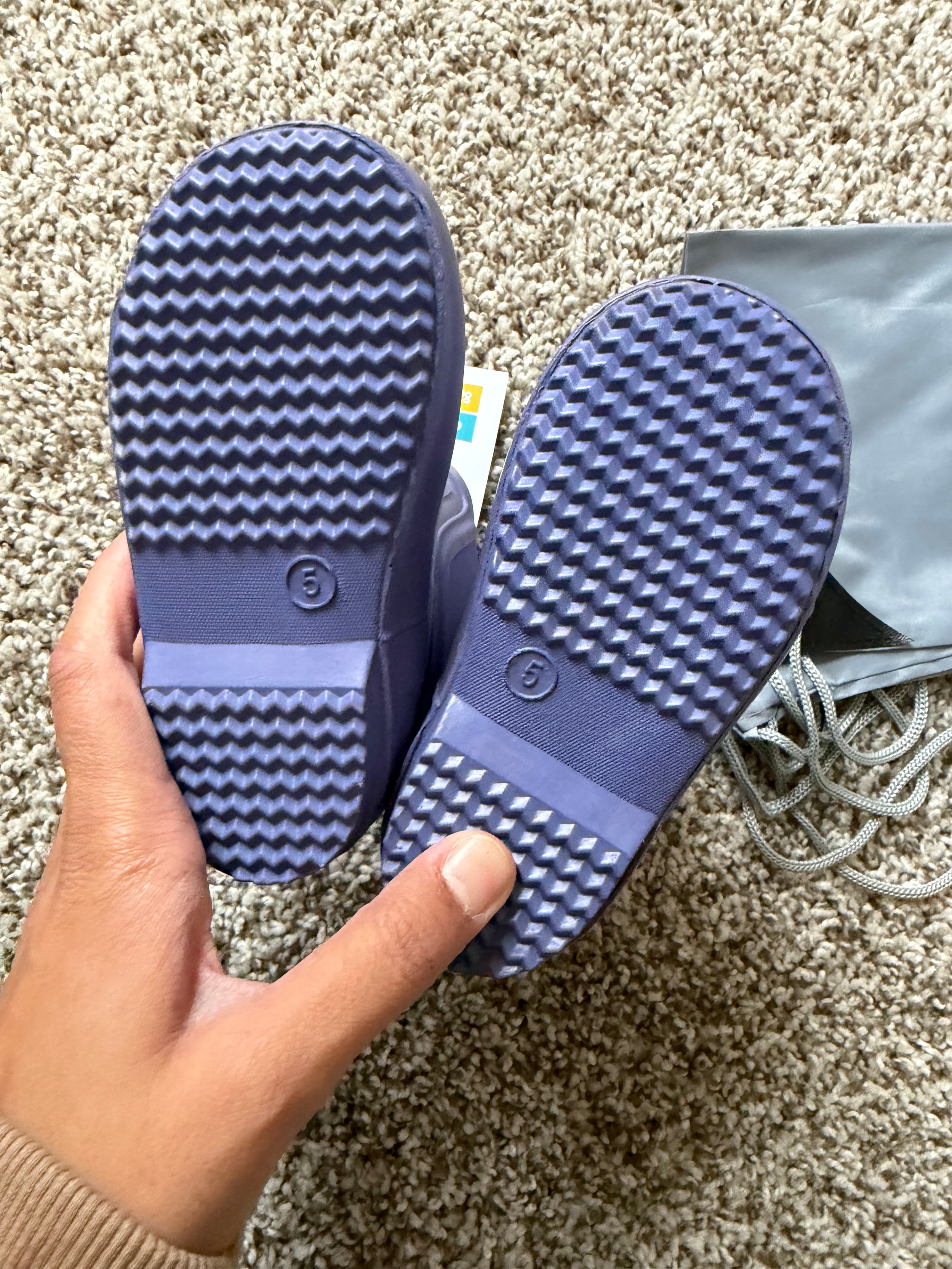 PRELOVED* Kids lavender rain boots (UK size 5/ US size 6)