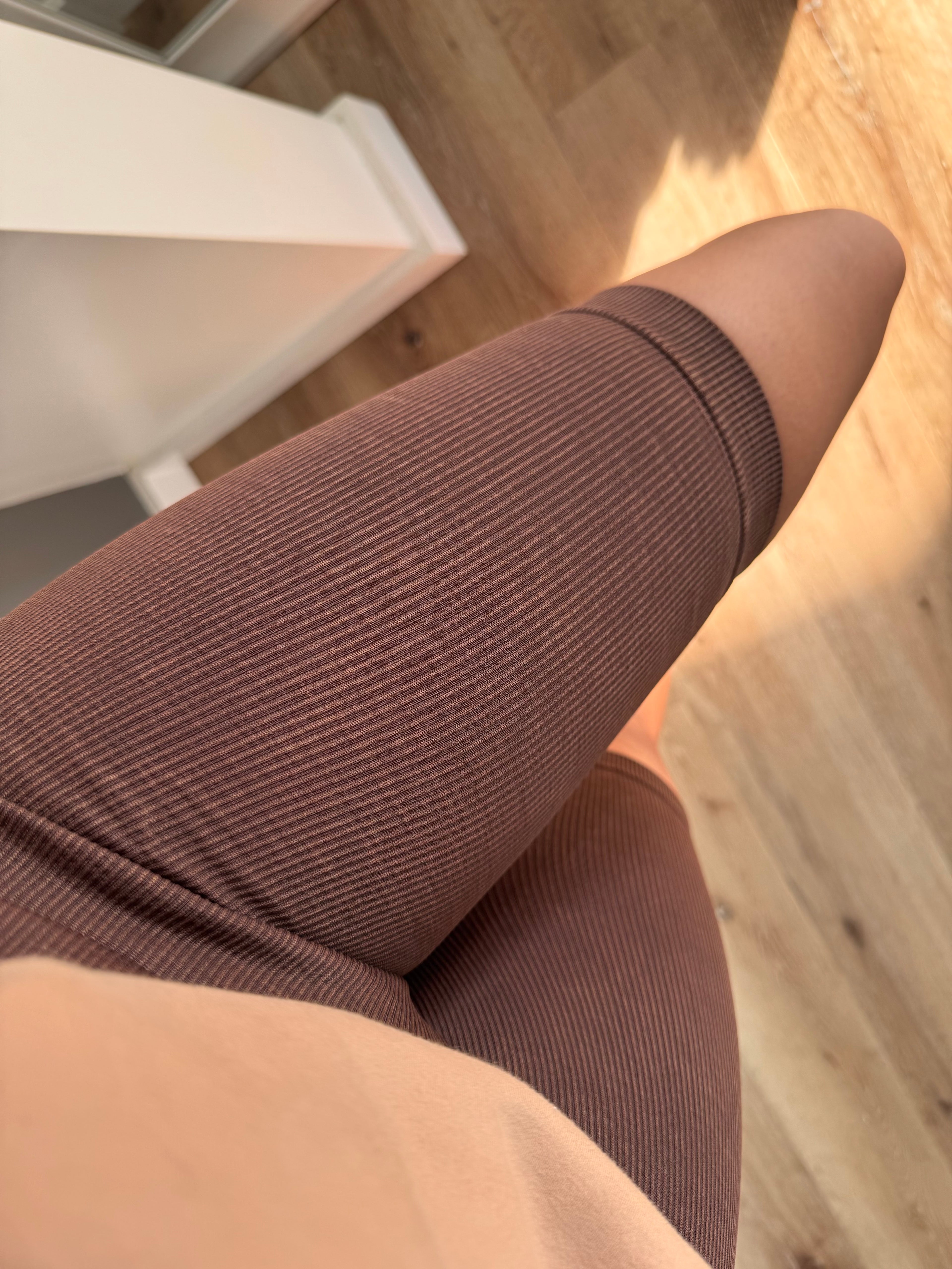 ribbed biker shorts (BROWN)