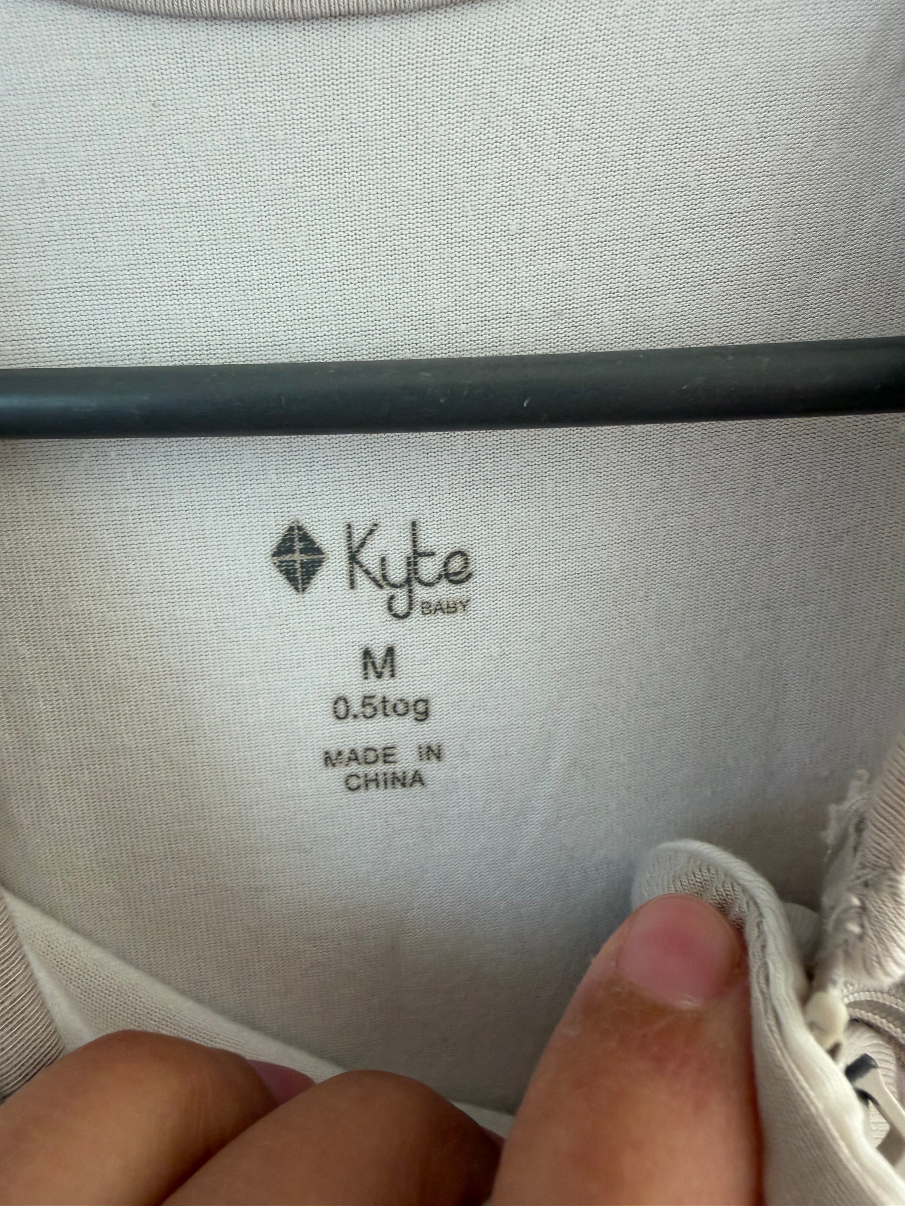PRELOVED* Kyte sleep bag : Color-Oat, Size M