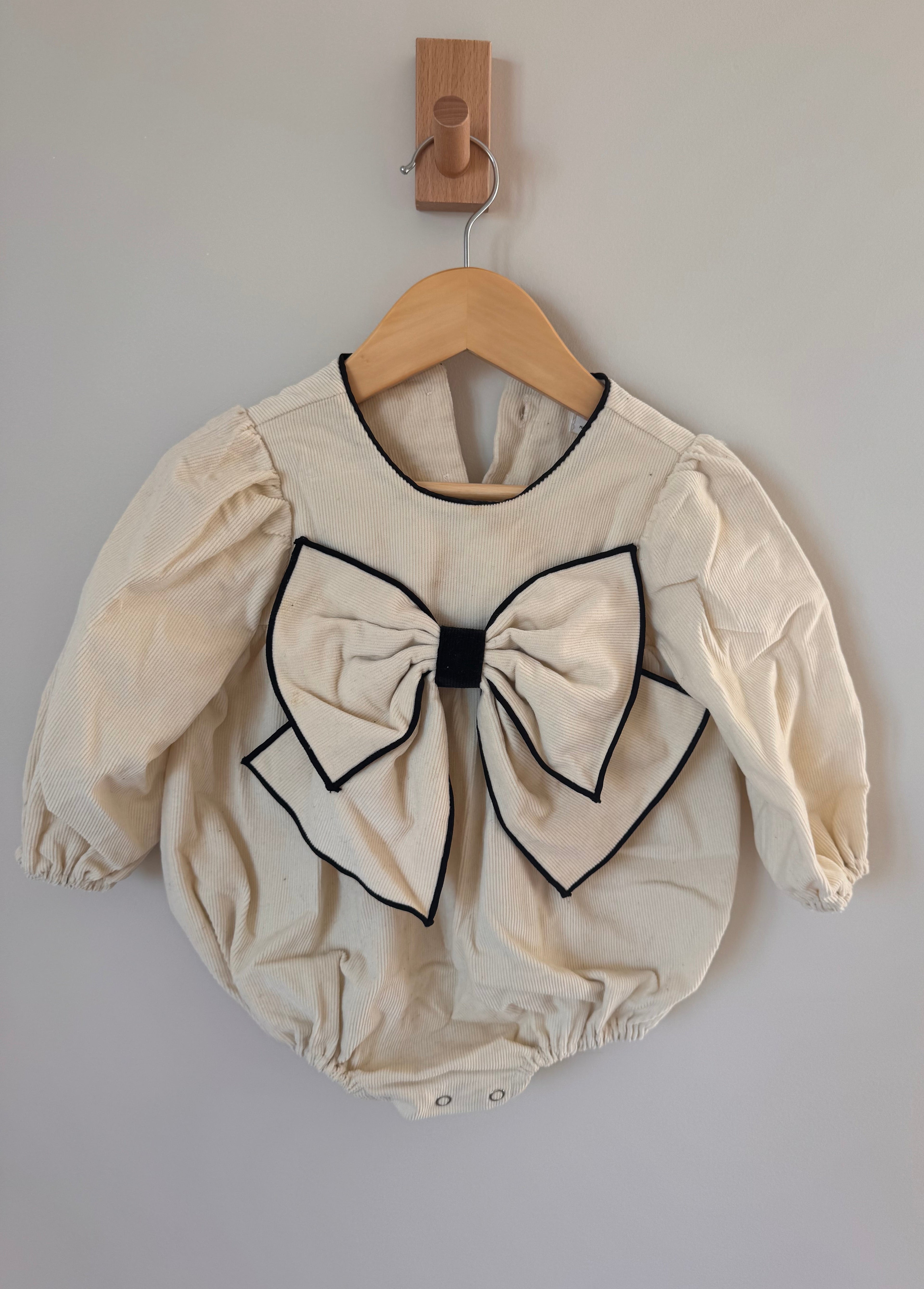 *PRELOVED Cream velvet corduroy bubble (12-18mo)